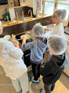 atelier cuisine et calligraphie oragnisé par les élèves de 1ere SAPAT