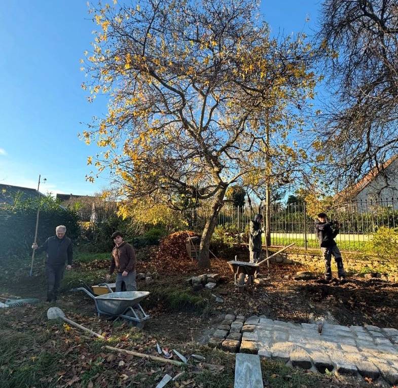 jeunes en formation jardiniers paysagistes, maçonnerie paysagère
