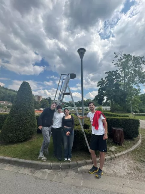 les classes du Campus Saint-Antoine participent dans la bonne humeur au grand nettoyage de l'établissement 