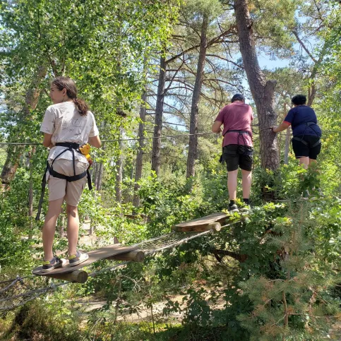 les 4ème font des activités de plein air pendant le Raid